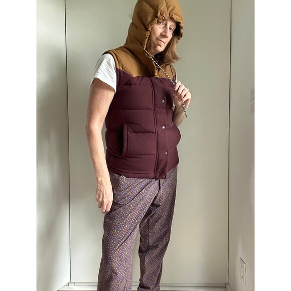 Patagonia Burgundy and Tan Puffer Vest - Picture 8 of 10